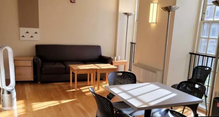 Photo of Gore 226 common room with lounge furniture