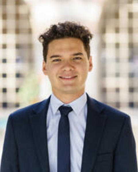 Ricardo headshot