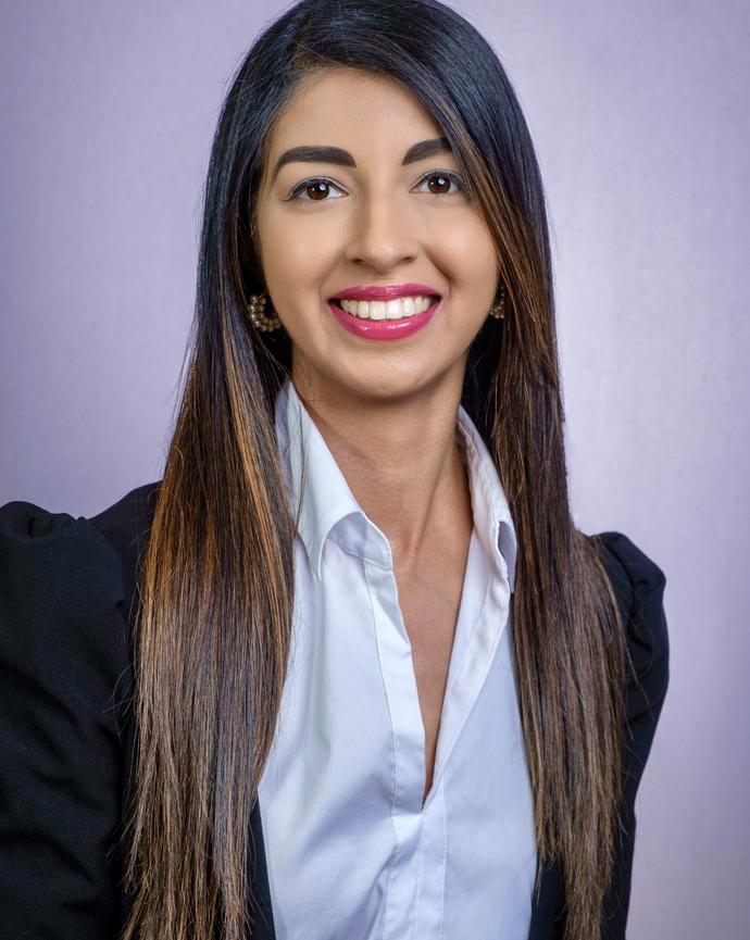 headshot Zahra